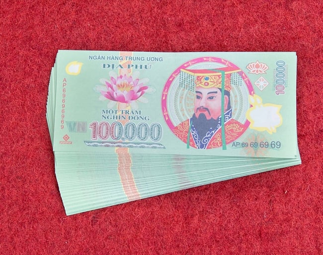 死後の世界のお金　冥金100枚セット【100.000】の写真1枚目です。おもちゃのベトナムドン紙幣です（100枚セットのお届けとなります）ベトナム,おもちゃ,紙幣,ドン,冥札,冥金,お札