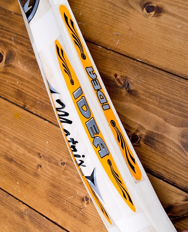 クリケットバット - iDEA Matrix 8 - 日本ではあまり知られていないスポーツですが、インドでは野球の起源となったこのスポーツがとても人気です。