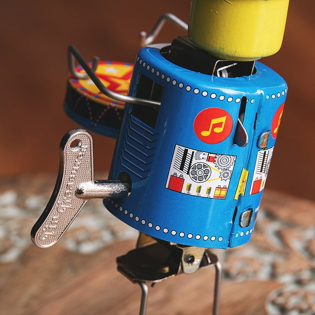ゼンマイ式　ドラムを奏でるロボットドラマー　インドのレトロなブリキのおもちゃ 5 - 拡大写真です