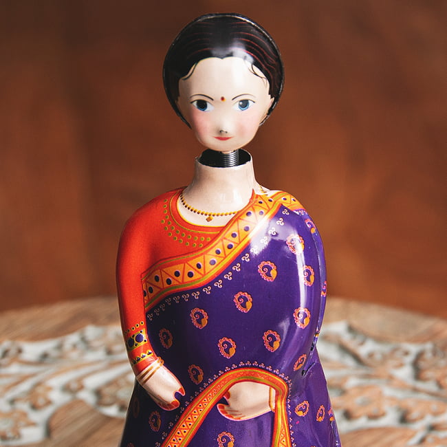 ゼンマイ式　インドのチェンデリサリー人形　インドのレトロなブリキのおもちゃ 3 - 拡大写真です