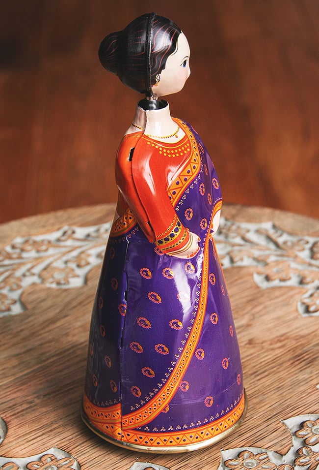 ゼンマイ式　インドのチェンデリサリー人形　インドのレトロなブリキのおもちゃ 4 - 逆サイドです