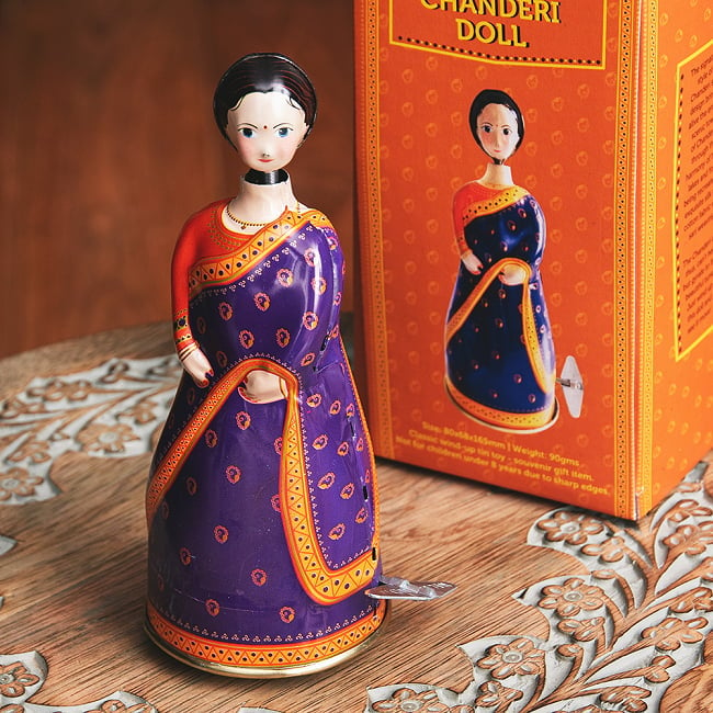 ゼンマイ式　インドのチェンデリサリー人形　インドのレトロなブリキのおもちゃの写真1枚目です。レトロでかわいいブリキのオモチャですぜんまい式玩具,インド,サリー,ブリキ,ブリキ玩具,ティントイ,おもちゃ,オモチャ,レトロ,昭和
