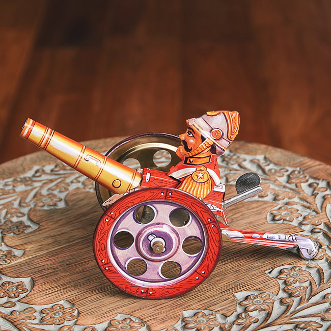 The Cannon 全速前進カノン砲　インドのレトロなブリキのおもちゃ 2 - 横からの写真です