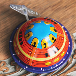 ゼンマイ式　クルクル動き回るUFOと不思議な生き物たち　インドのレトロなブリキのおもちゃ - サブ3