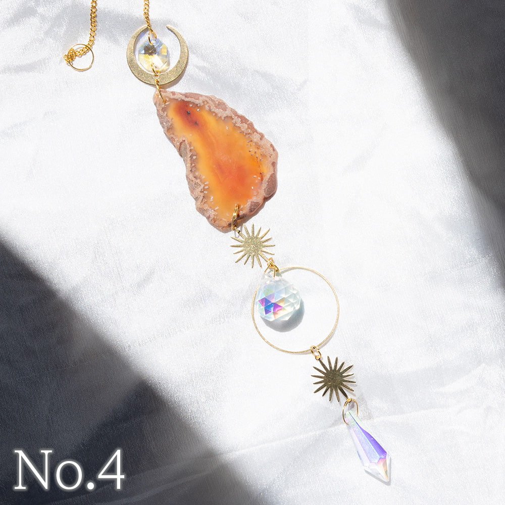 太陽の光を集めるクリスタル ストーン サンキャッチャー お部屋に小さな虹を運ぶ4枚目の下部説明写真です