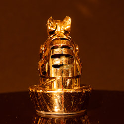 LEDで光る！金色に輝くムーシカ フィギュア 置物　ガネーシャの相棒ネズミさんが主役 - サブ4