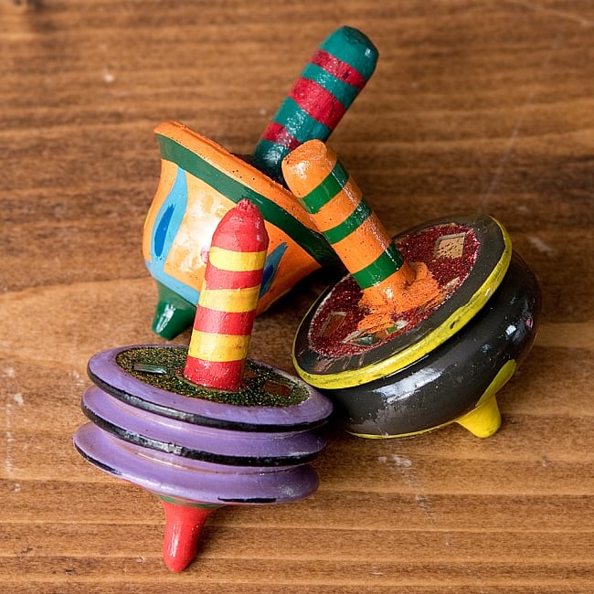 インドの民芸コマ-アソート3個セット[小] 2 - 色や形などはアソートとなります