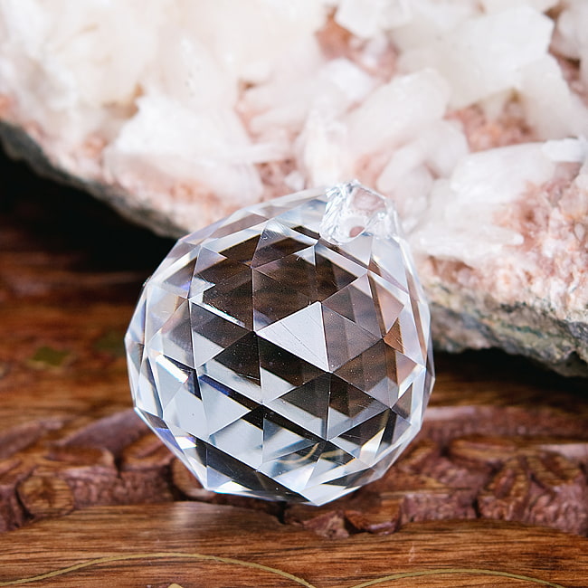 【30個セット】[30mm]太陽の光を集めるクリスタル サンキャッチャー　お部屋に小さな虹を運ぶ 3 - 眺めているだけでとても綺麗です