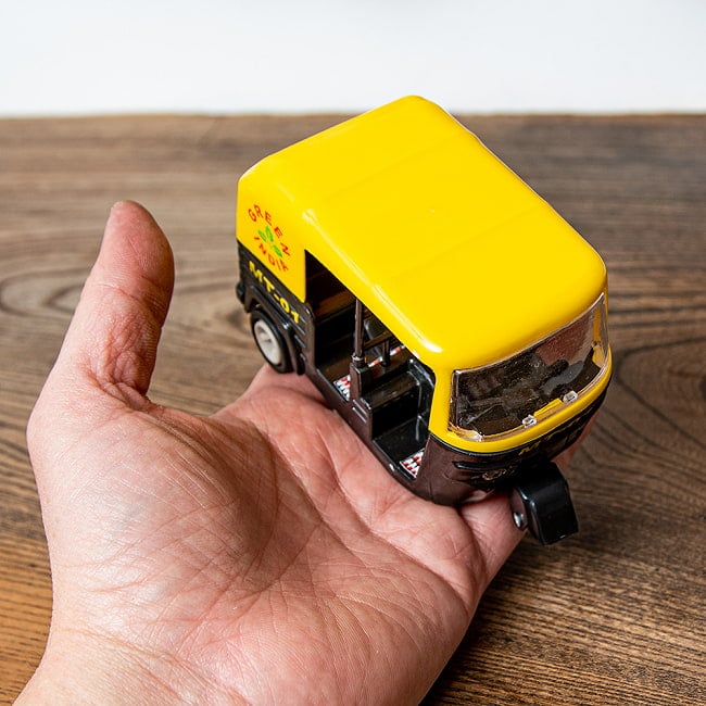 【6個セット】オートリクシャ 黒 10 - 手に取るとこれくらいのサイズ感です。