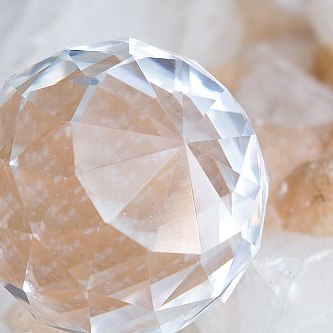 【3個セット】[30mm]太陽の光を集めるクリスタル サンキャッチャー　お部屋に小さな虹を運ぶ 6 - 底面の写真です