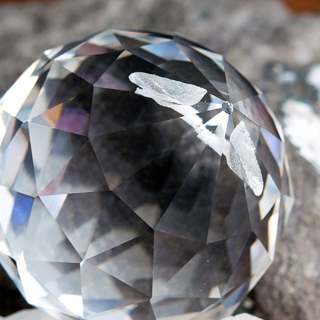 【3個セット】[70mm]太陽の光を集めるクリスタル サンキャッチャー　お部屋に小さな虹を運ぶ 7 - 上部からの写真です