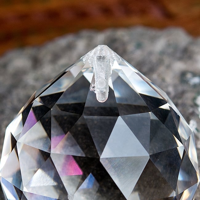 【3個セット】[70mm]太陽の光を集めるクリスタル サンキャッチャー　お部屋に小さな虹を運ぶ 8 - 上部には紐などを通すための穴が用意されています。