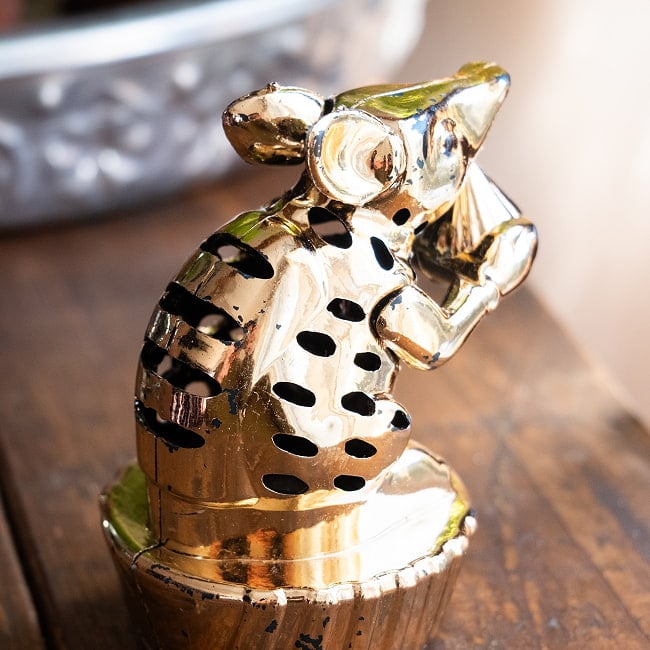 【2体セット】LEDで光る！金色に輝くムーシカ フィギュア 置物　ガネーシャの相棒ネズミさんが主役 8 - 裏面です