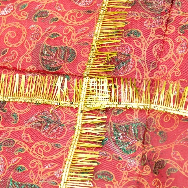 インドの祭壇布ーチュナリ-【約100cm×約95cm】 2 - 柄を拡大して撮ってみました。