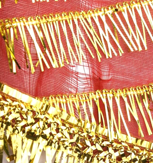 インドの祭壇布ーチュナリ-【約100cm×約95cm】 8 - 若干引っかかりやすい形状の部分もあります。（写真は類似商品です）