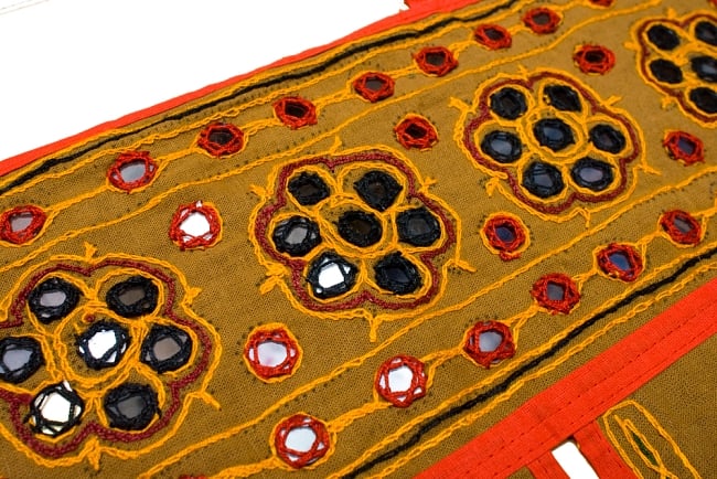 インドの飾りのれん  【花・象】 茶　アソート 2 - とても可愛くミラーが縫い付けられています