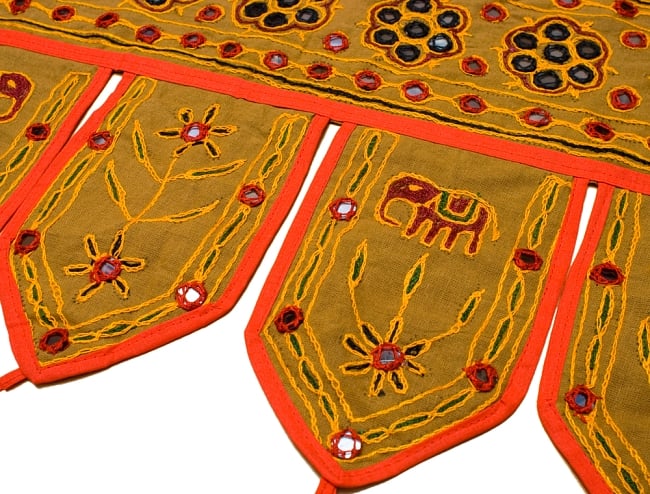 インドの飾りのれん 【花・象】 茶 アソート の通販 - TIRAKITA.COM