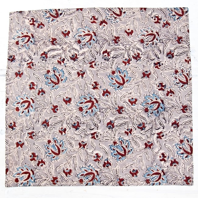 昔ながらの木版染め伝統模様布ハンカチグレー 4 - 全体を見てみました。