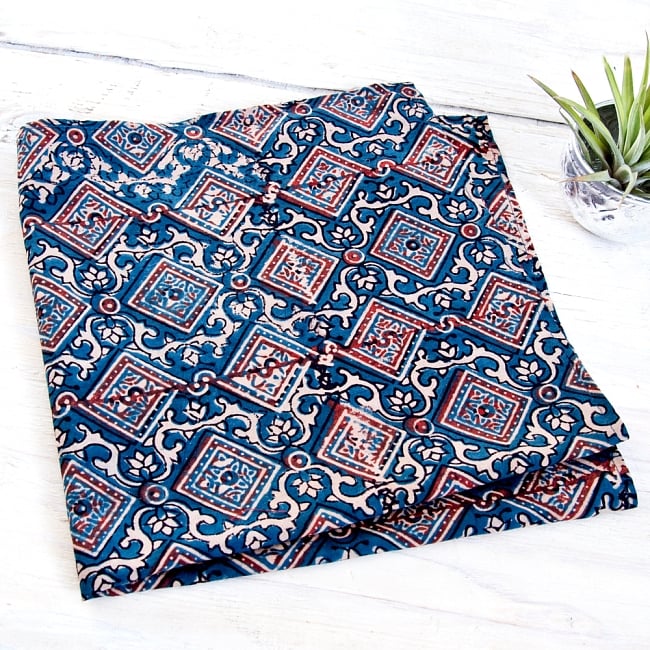 南インドの木版染めアジュラック布ハンカチ　ブルーの写真布,ハンカチ,ギフト,ウッドブロック,アジュラック,Ajrakh