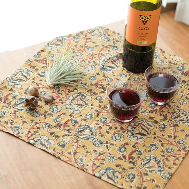 インディゴブルーの伝統泥染めハンカチブルー 7 - 贅沢なランチョンマットとしてもご利用いただけます。