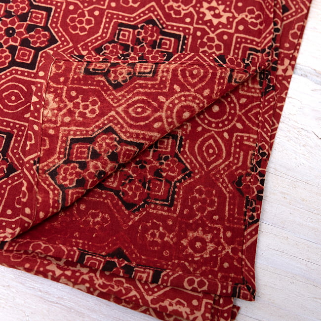 南インドの木版染めアジュラック布ハンカチ - 赤・スターオクタゴン 3 - 裏面はこの様になっています。