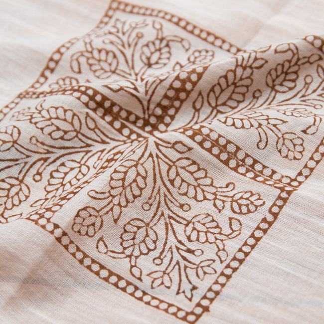 インドの木版染めハンカチ - 伝統模様 2 - 温かみがあって素敵なプリントです＾＾