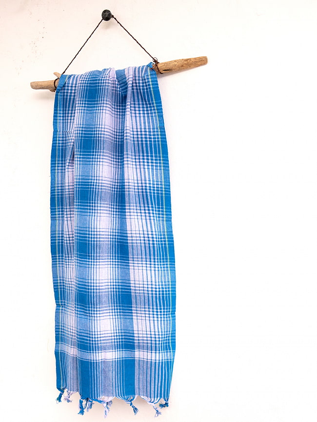ガムチャと呼ばれるインドの万能布【約155cm×約82cm】 7 - タオルのように掛けて使用しても◎