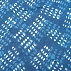 インディゴブルーの伝統泥染めハンカチ - ドット - サブ2