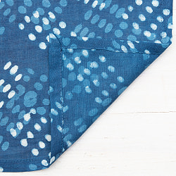 インディゴブルーの伝統泥染めハンカチ - ドット - サブ3