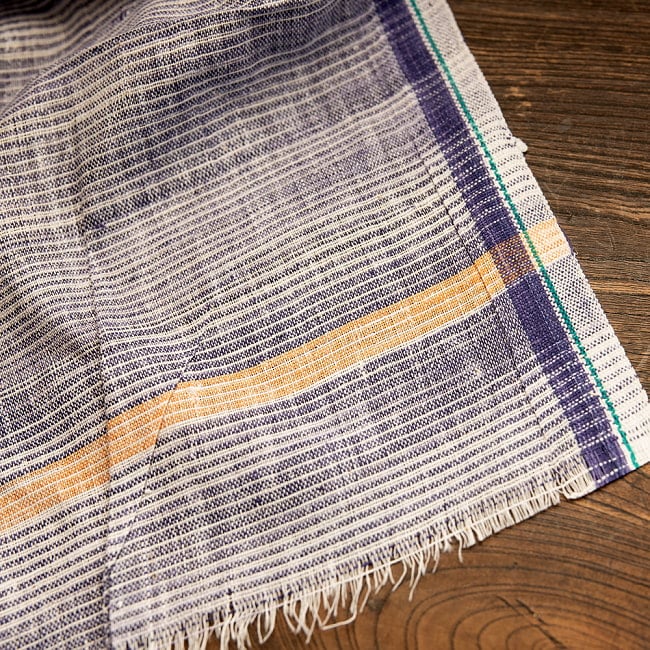 【約110cm×約250cm】インドの手紡ぎ布　カディコットンのタオル 3 - 端っこはこのように切りっぱなしのデザインです。