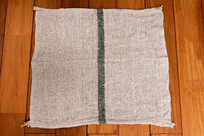 【約45cm×約45cm】現地からそのまま！インド仕様のざっくり編み雑巾 5 - 広げるとこのような形です