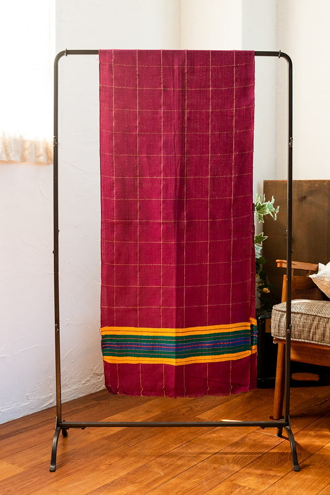 ガムチャと呼ばれるインドの万能布【約200cm×約48cm】 5 - 広げて掛けてみました