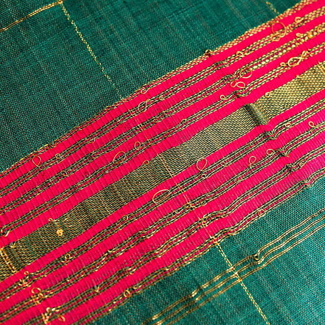 ガムチャと呼ばれるインドの万能布【約200cm×約48cm】 7 - 現地向けの商品のため、多少のほつれもございます。