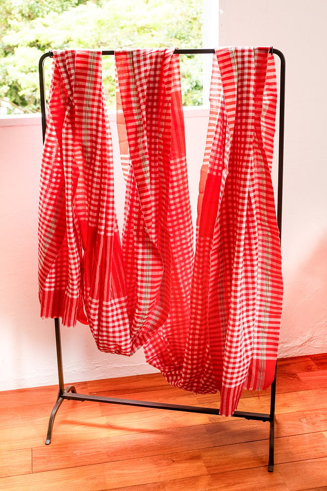 通常サイズの4倍！ガムチャと呼ばれるインドの万能布【約612cm×約73cm】 3 - このくらい長い状態です。