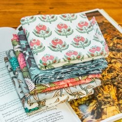 【自由に選べる5個セット】【45cmx45cm】昔ながらの木版染め伝統模様布ハンカチ・ナフキン