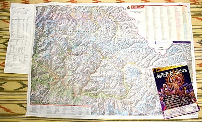 The Land of Bon Upper & Lower ／ Dolpo トレッキング用地図【ドルパ】 4 - 広げた時の大きさと、A4の駱駝通信を比較してみました。