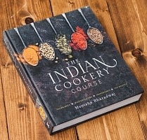 [破れあり]【豪華本】THE INDIAN COOKERY COURSE - Techniques and Masterclasses and Ingredients - 300 recipesの商品写真