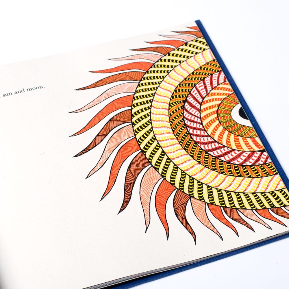 Tara Booksの本】Sun and Moon - Folk Tales by Various Artists