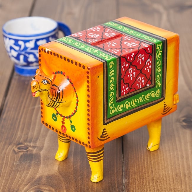 駱駝の貯金箱の写真1枚目です。インドからきた手塗りの可愛い貯金箱です貯金箱,マネーバンク,ラクダ,らくだ,ハンドペイント