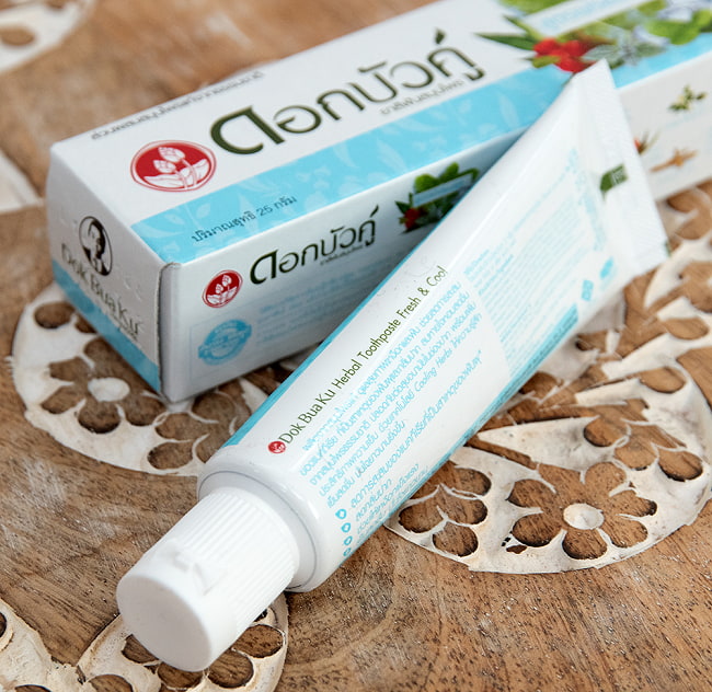 【試供品】Dok Bua Ku ハーバル トゥースペースト フレッシュ＆クール - HERBAL TOOTHPASTE FRESH & COOL 25g 3 - 色々なハーブがたっぷりはいっています