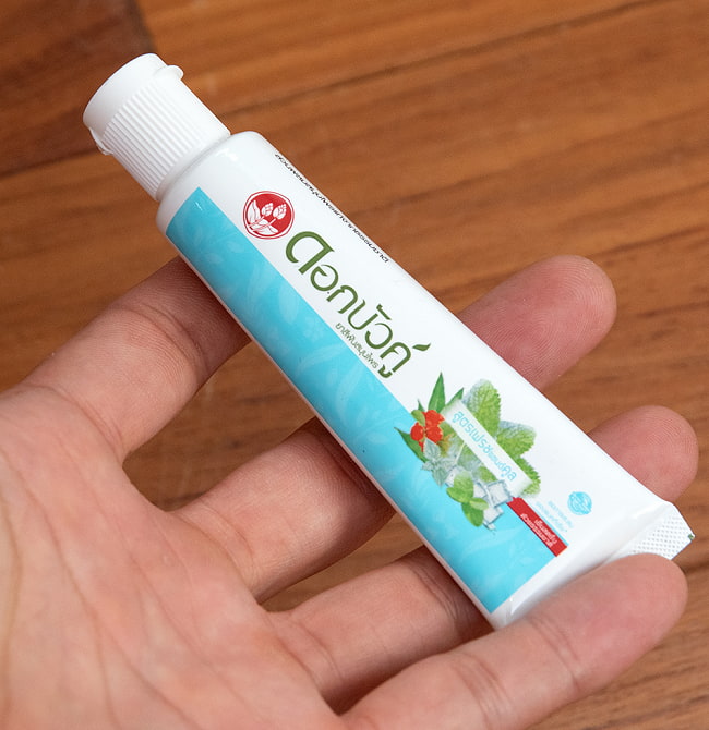【試供品】Dok Bua Ku ハーバル トゥースペースト フレッシュ＆クール - HERBAL TOOTHPASTE FRESH & COOL 25g 4 - パッケージのアップです