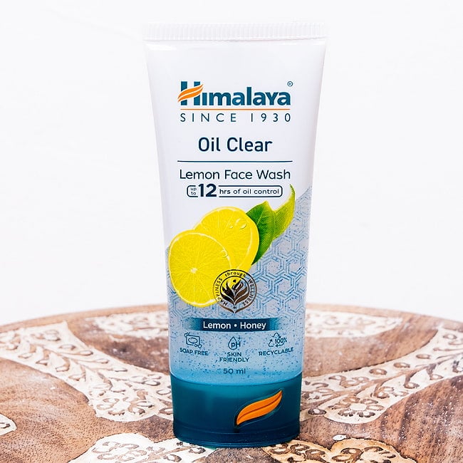 ヒマラヤ　オイルクリア　フェイス　ウォッシュ - Oil Clear Lemon Face Wash 50ml [Himalaya Herbals]の写真アーユルヴェーダ,フェイスウォッシュ,ヒマラヤ,himalaya,レモン洗顔,スクラブ洗顔,石けん不使用,さっぱり洗顔,自然派コスメ,HIMALAYA,ヒマラヤ,アーユルヴェーダ,ティラキタ自社輸入化粧品