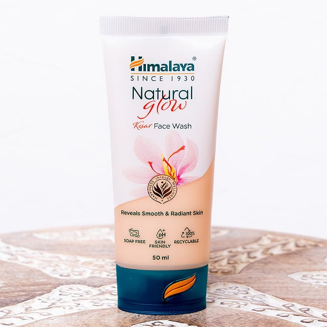 ヒマラヤ　ナチュラル　ケサール　フェイスウオッシュ - Natural Grow Kesar Face Wash 50ml [Himalaya Herbals]の写真洗顔,アーユルヴェーダ,フェイスウォッシュ,ヒマラヤ,himalaya,サフラン,ケサール,自然派,キュウリ,ミント,ザクロ,HIMALAYA,ヒマラヤ,アーユルヴェーダ,ティラキタ自社輸入化粧品