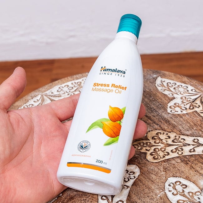 ヒマラヤ　マッサージ　オイル - Stress Relief Massage Oil 200ml [Himalaya Herbals] 3 - このくらいのサイズ感になります
