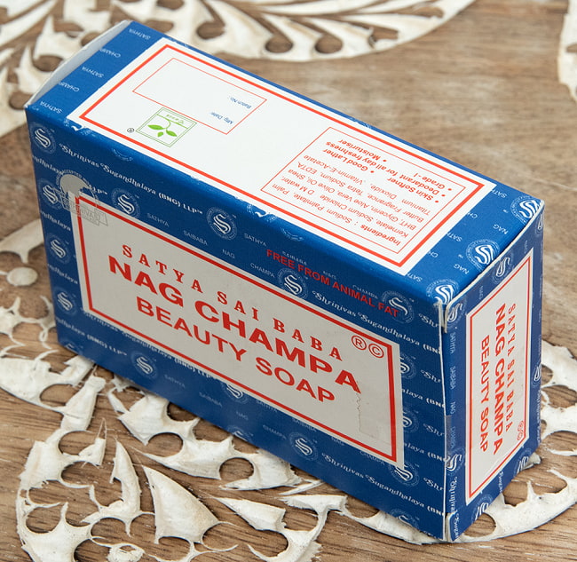 ナグチャンパ　ソープ - SATYA SAI BABA NAG CHAMPA BEAUTY SOAP [75g] 4 - 斜めから撮影しました