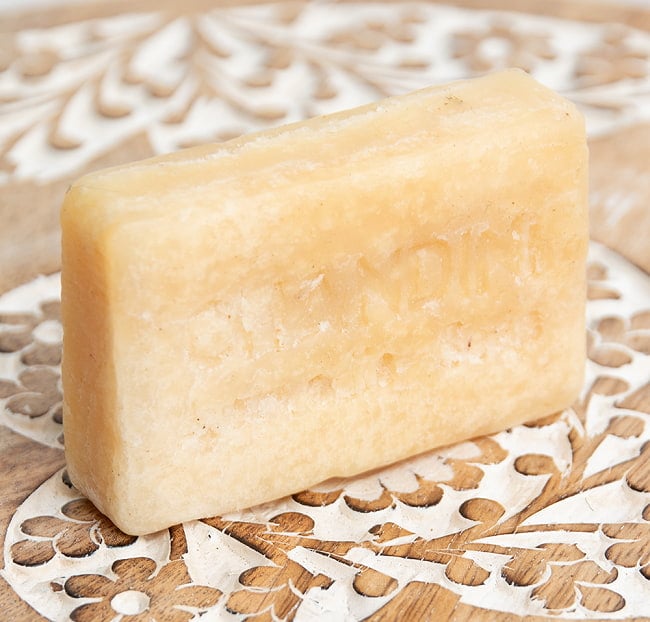 アーユルブリス　ナルパマラ　ソープ 75g[AYURBLISS NALPAMARA SOAP] 6 - 中の石鹸です