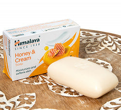 【送料無料・6個セット】ヒマラヤ ハニー&クリーム 石鹸 Honey & Cream Soap 75g【Himalaya Herbals】の写真