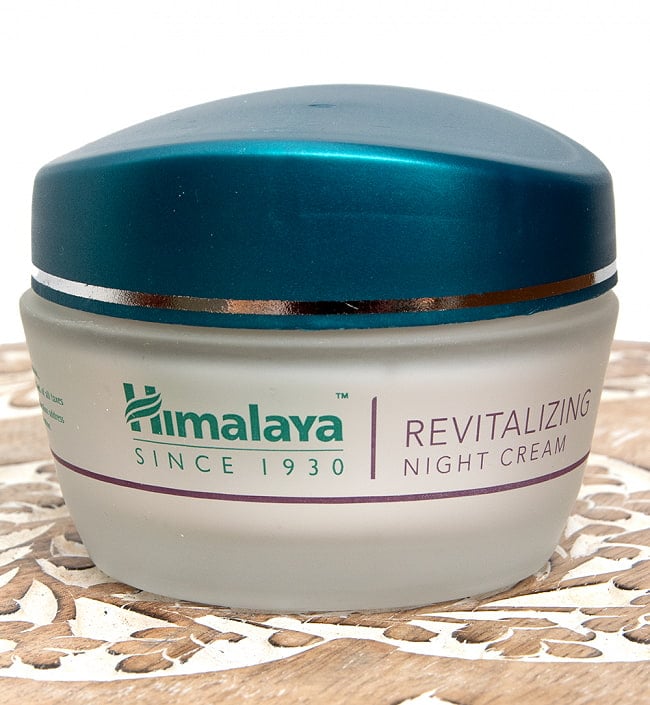 ヒマラヤ ナイトクリーム - REVITALIZING NIGHT CREAM 50g[Himalaya Herbals] 2 - 正面から撮影しました