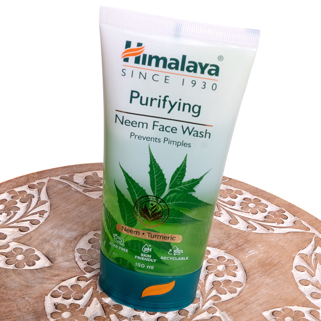 ヒマラヤ　ピュリファイング　フェイスウオッシュ - Purifying Face Wash 150ml[Himalaya Herbals] 3 - 斜めから撮影しました