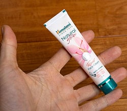 ＨＩＭＡＬＡＹＡ　 グロウ　フェイスクリーム - Natural Glow Kesar Face Cream 25g[Himalaya Herbals] - サブ3